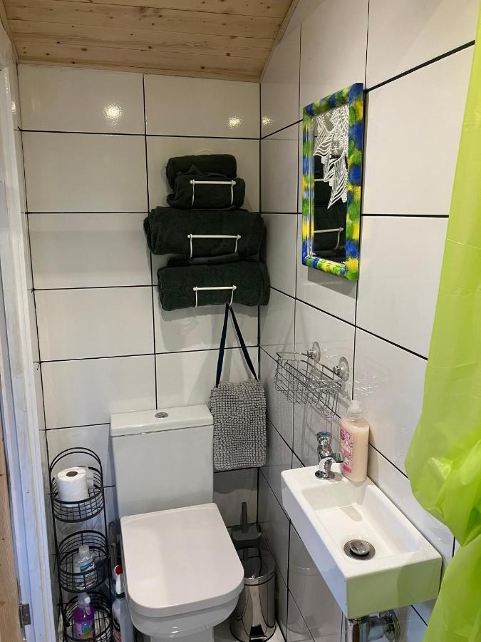 1 Bed Converted Railway Wagon Near Crickhowell Zewnętrze zdjęcie