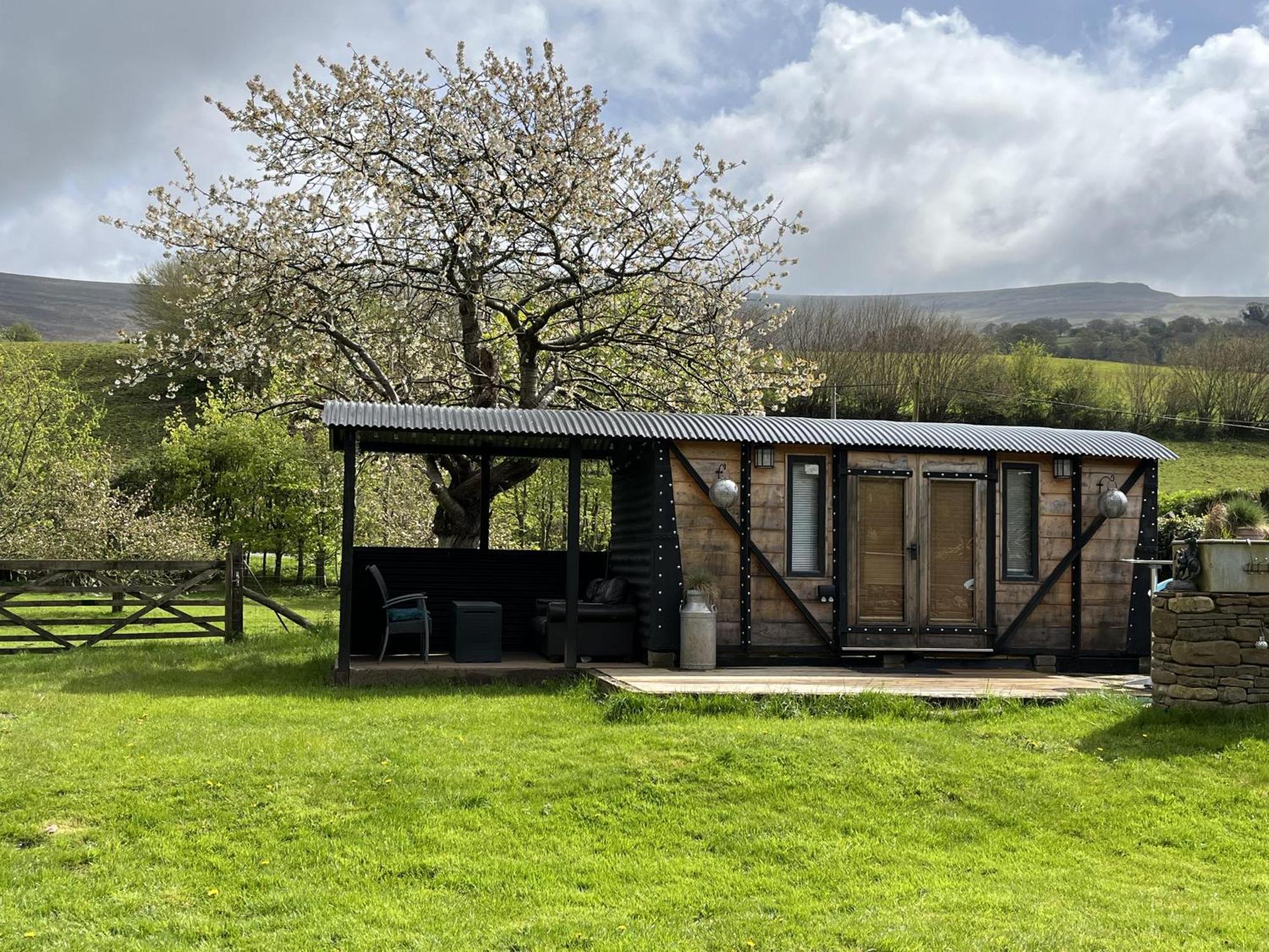 1 Bed Converted Railway Wagon Near Crickhowell Zewnętrze zdjęcie