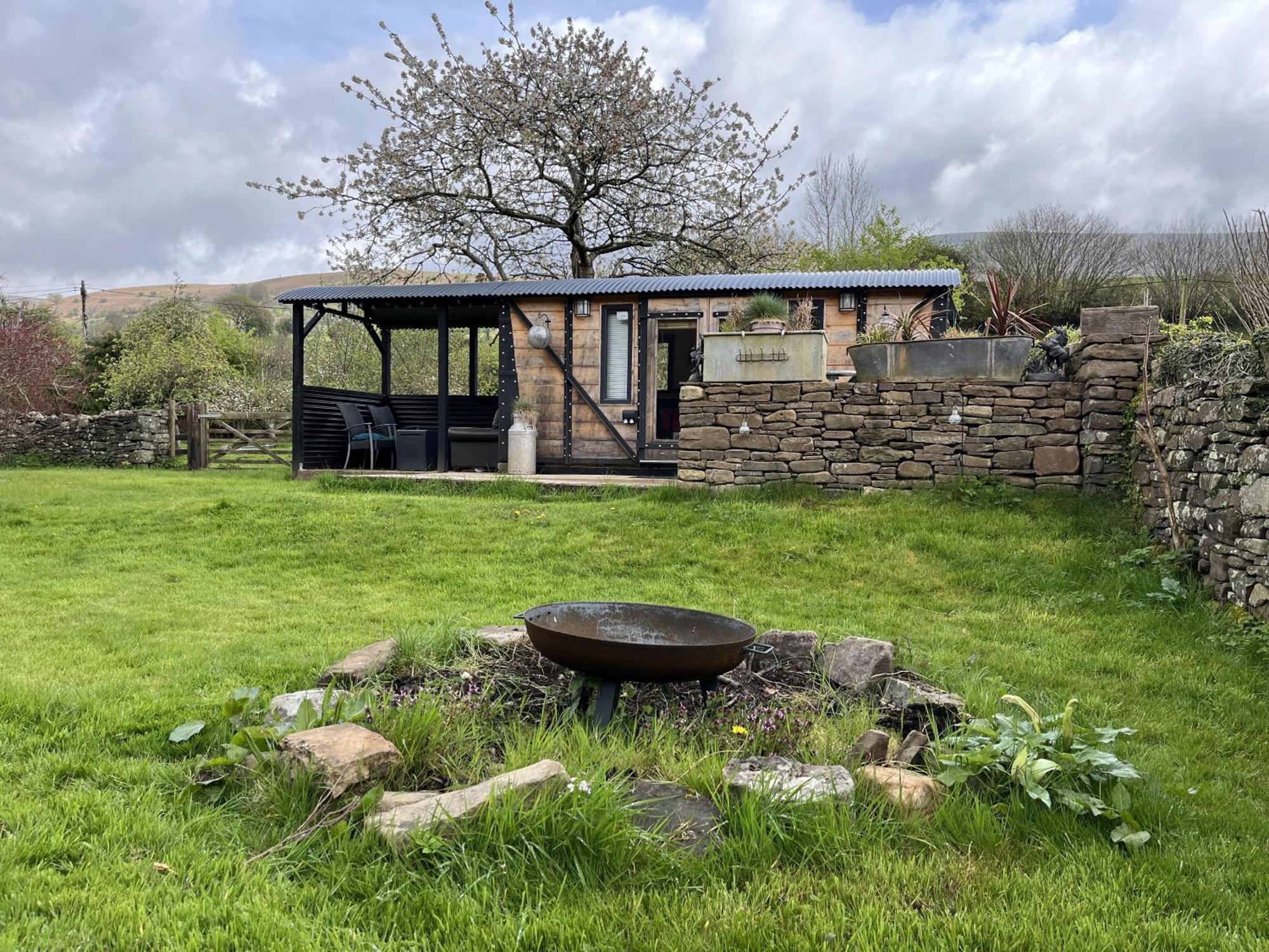 1 Bed Converted Railway Wagon Near Crickhowell Zewnętrze zdjęcie