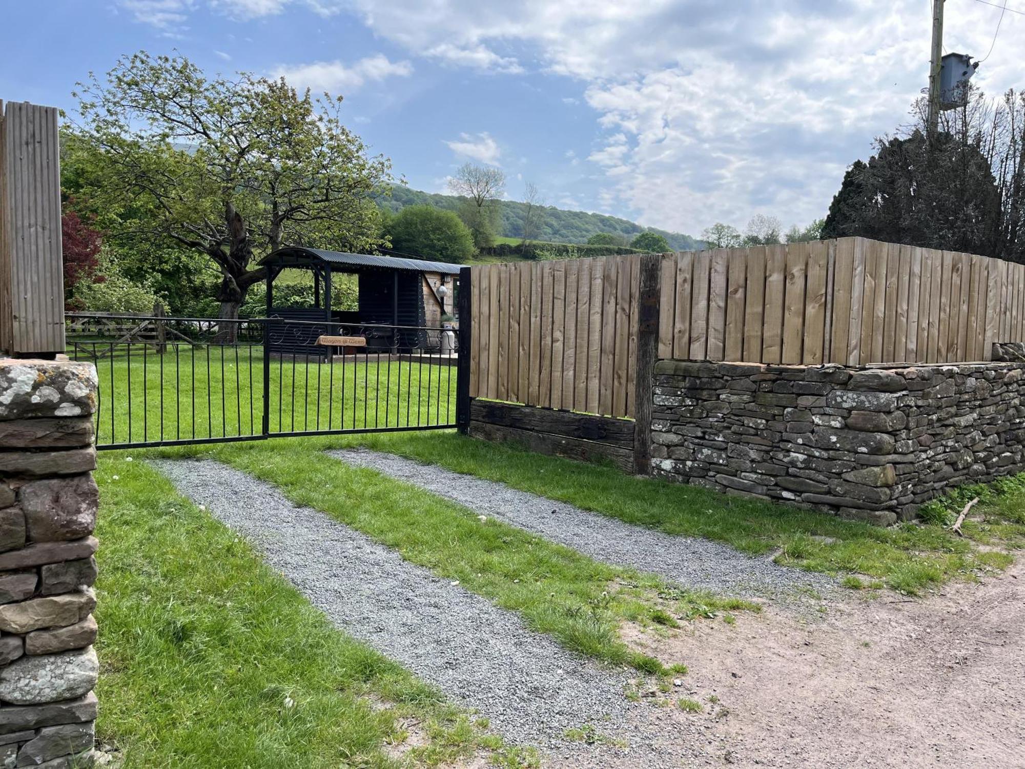 1 Bed Converted Railway Wagon Near Crickhowell Zewnętrze zdjęcie